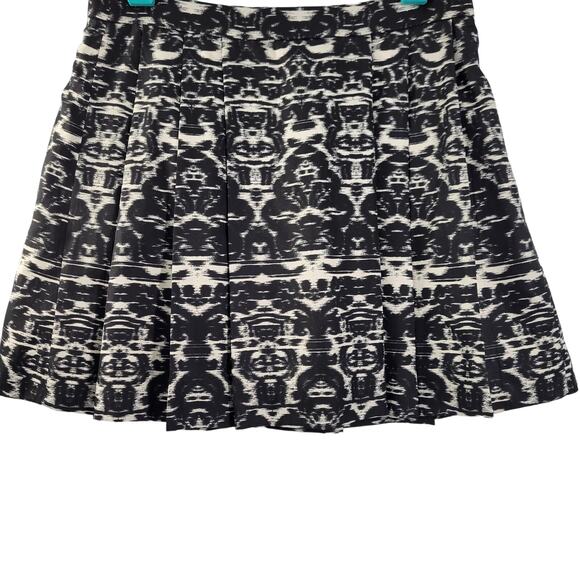 J. Crew Black & White Pleated Mini Skirt Size 8  32123-0203 - Picture 1 of 7